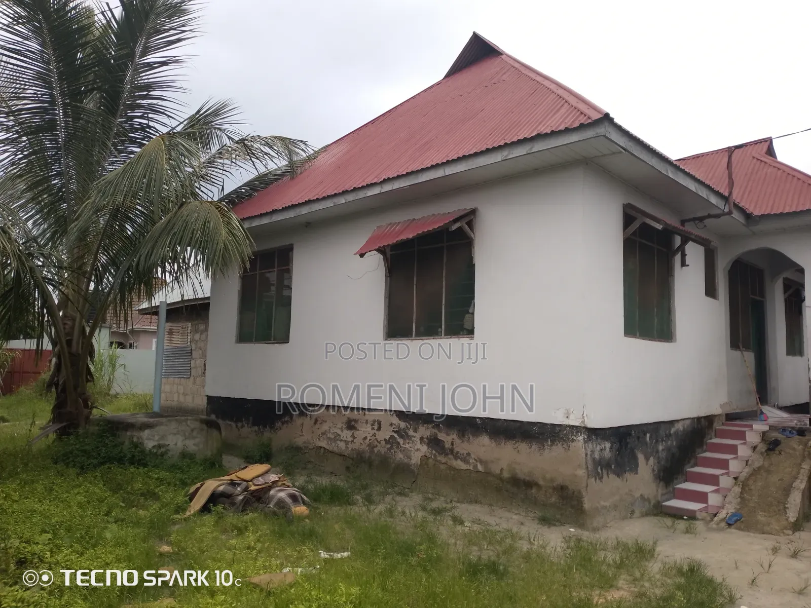 5bdrm House in Tanzania Daresalaam, Ukonga for sale
