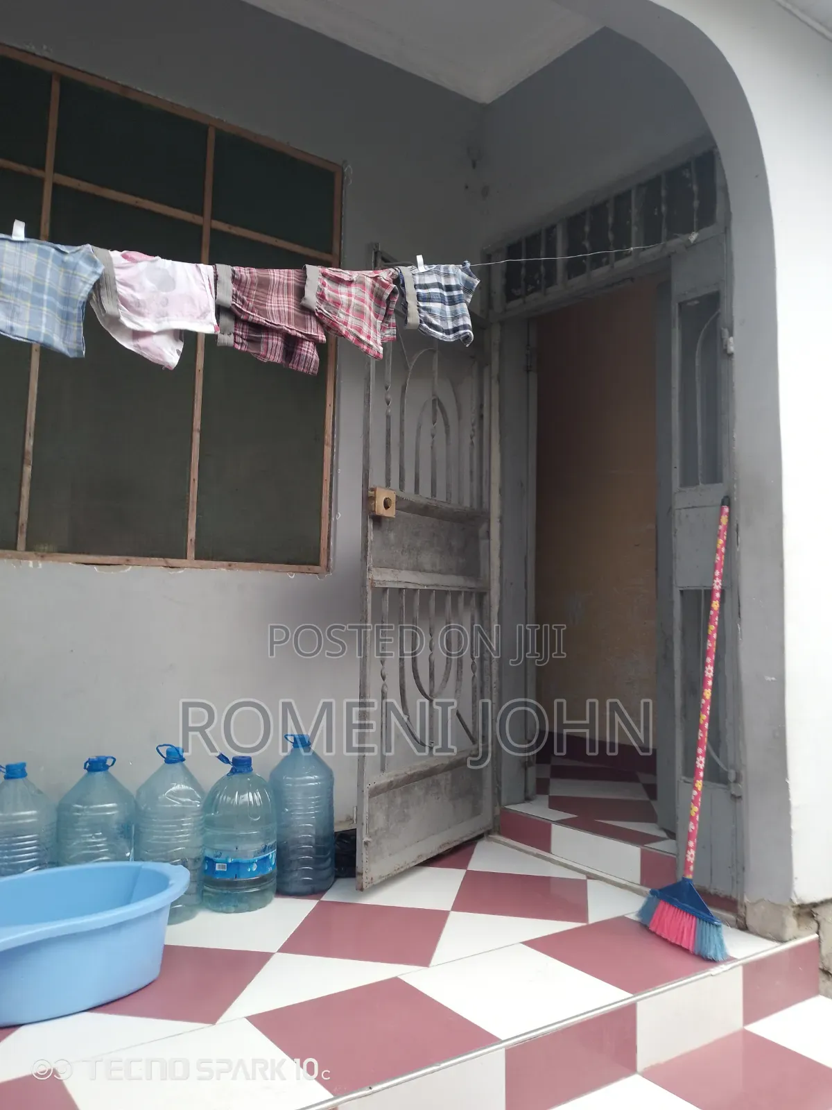 5bdrm House in Tanzania Daresalaam, Ukonga for sale
