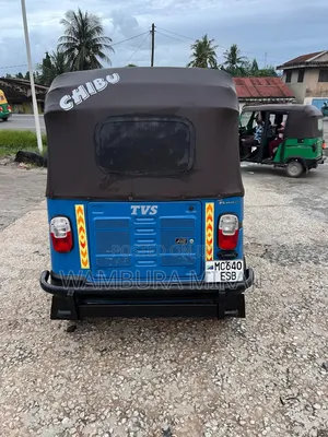 Bajaj Avenger 200 2025 Blue