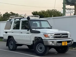 Toyota Land Cruiser 76 Series 2015 White