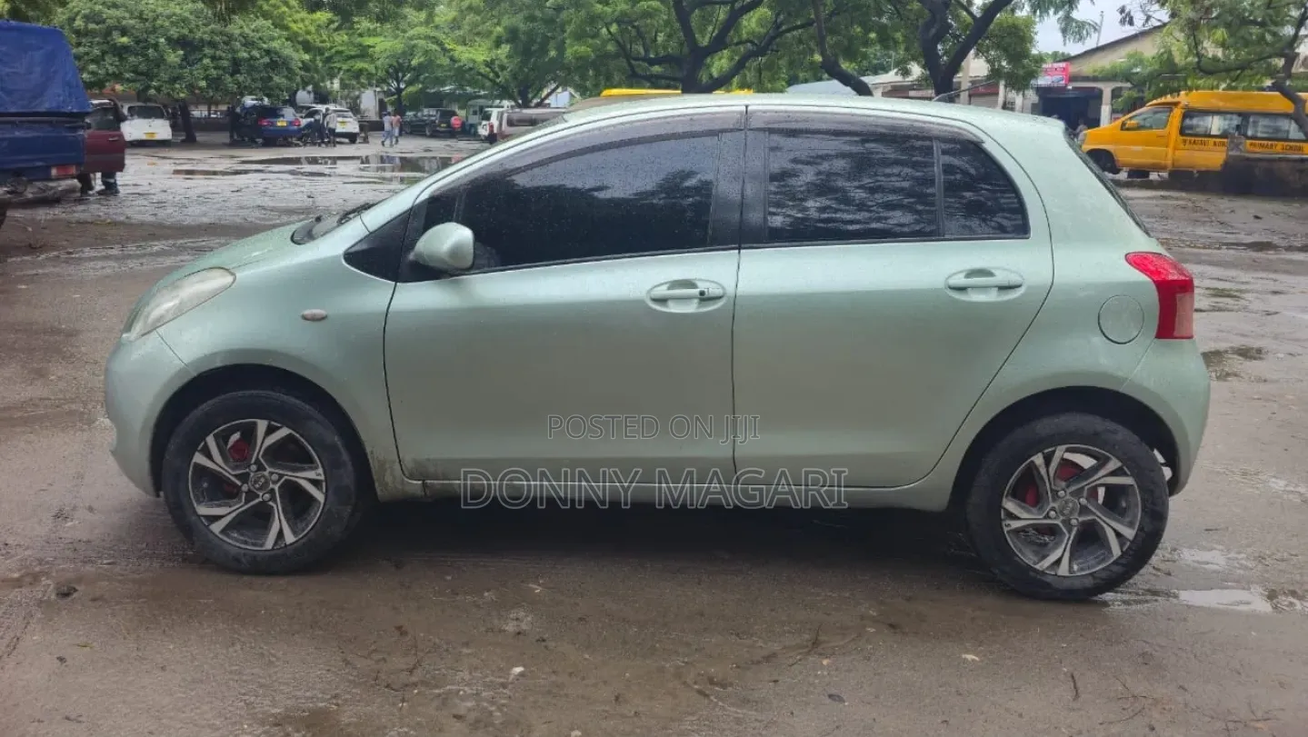 Toyota Vitz 2006 Green