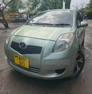 Toyota Vitz 2006 Green
