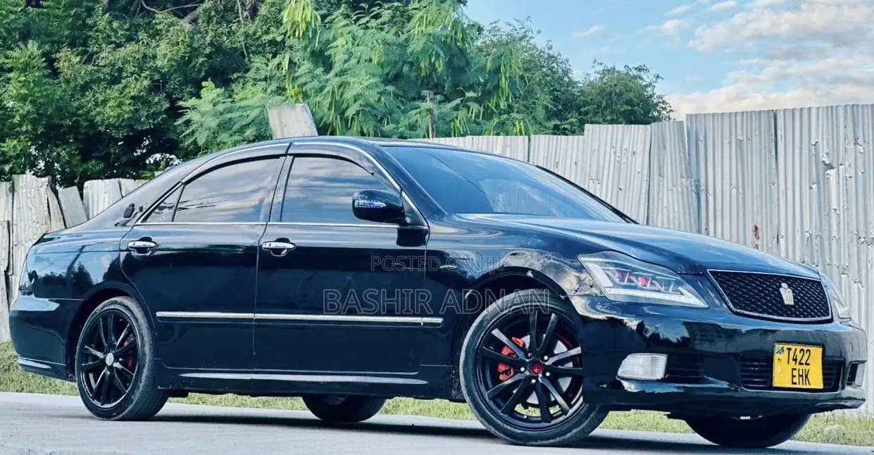 Toyota Crown 2005 Matt Black