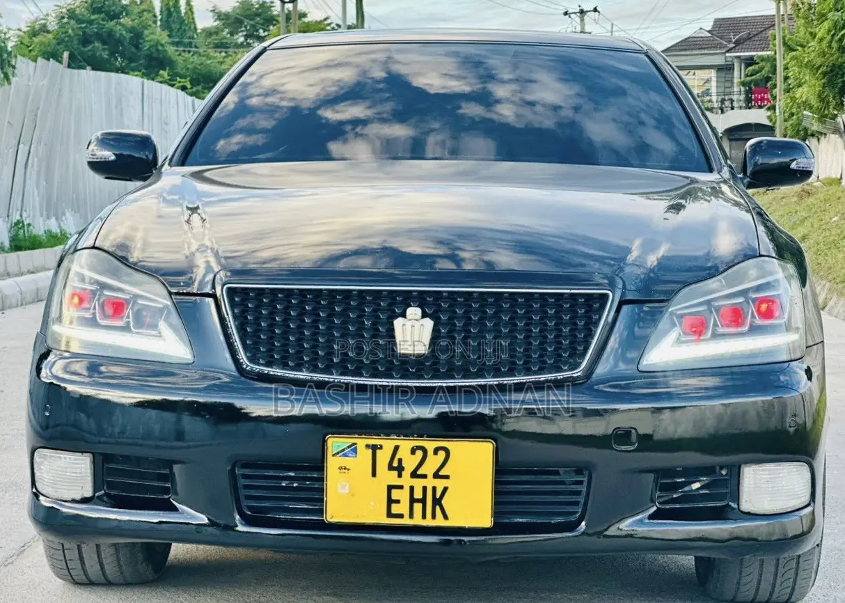 Toyota Crown 2005 Matt Black