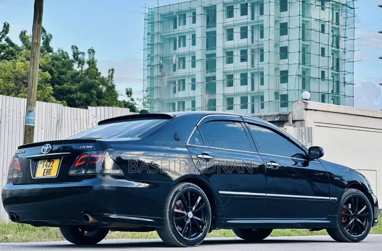 Toyota Crown 2005 Matt Black