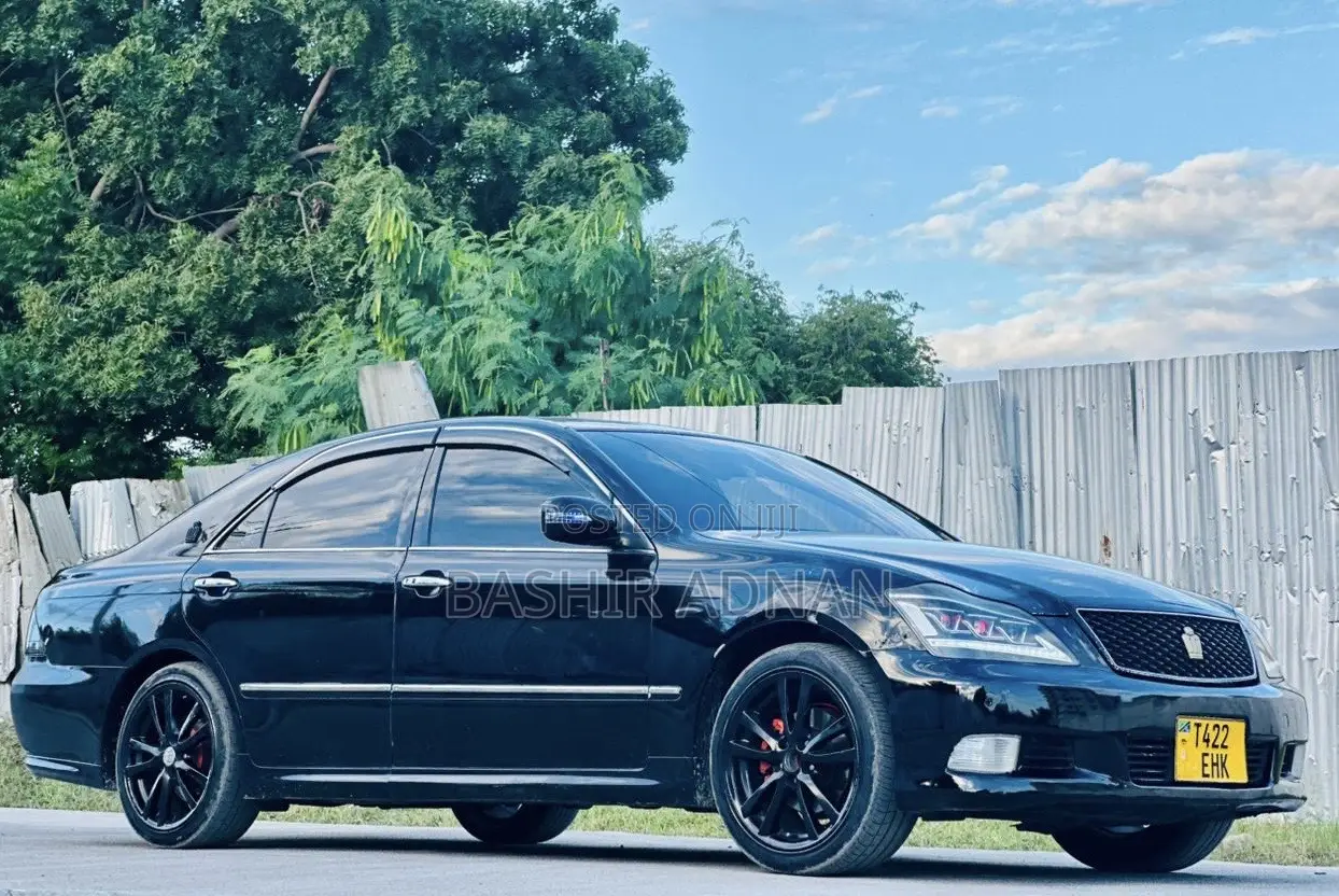 Toyota Crown 2005 Matt Black