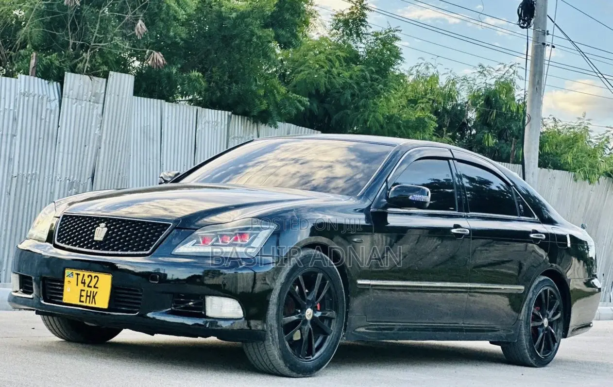 Toyota Crown 2005 Matt Black