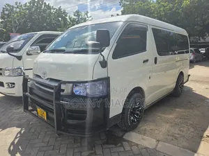 Toyota Quantum 2011 White