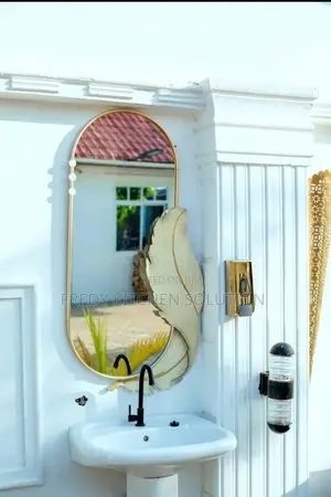 Well Mirror