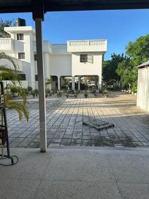 6bdrm House in Mikochen B, Mikocheni for sale