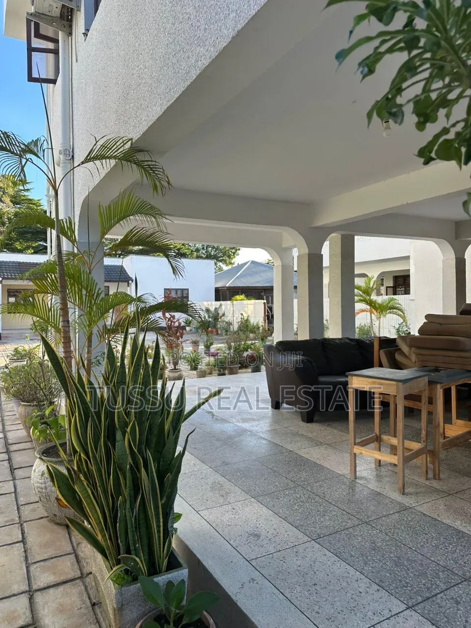 6bdrm House in Mikochen B, Mikocheni for sale