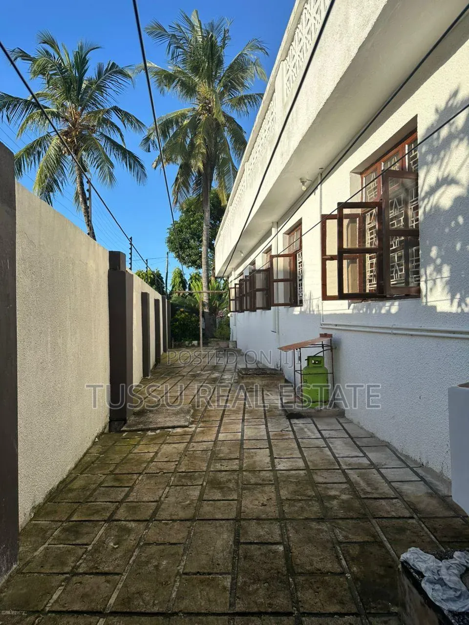 6bdrm House in Mikochen B, Mikocheni for sale