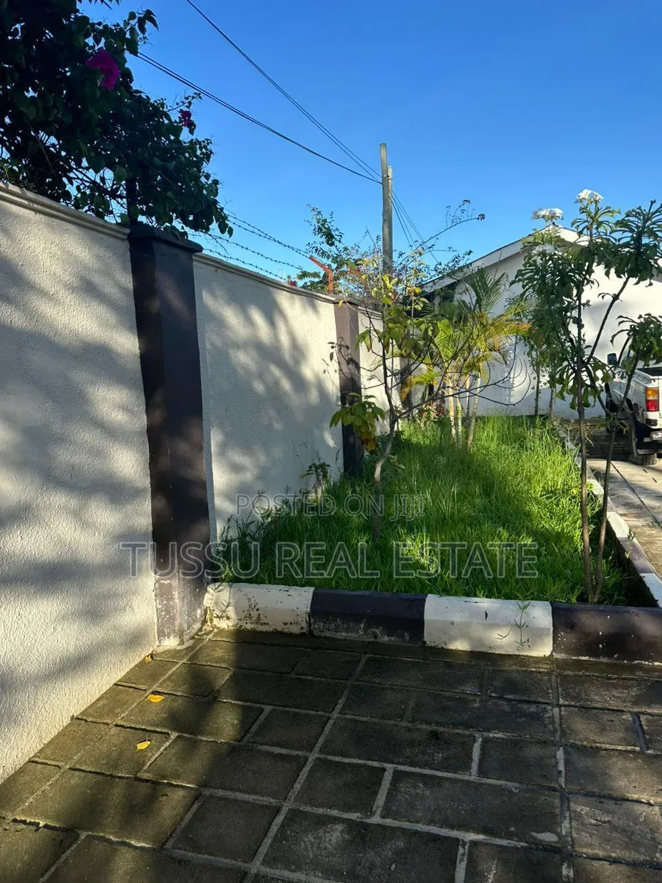 6bdrm House in Mikochen B, Mikocheni for sale