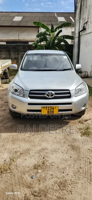 Toyota RAV4 2010 Silver