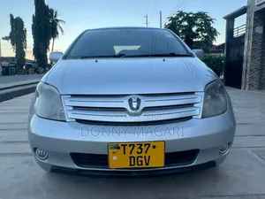 Toyota IST 2003 Silver