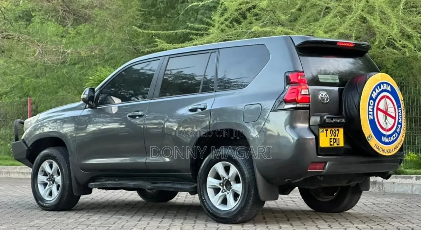 Toyota Land Cruiser Prado 2016 Gray