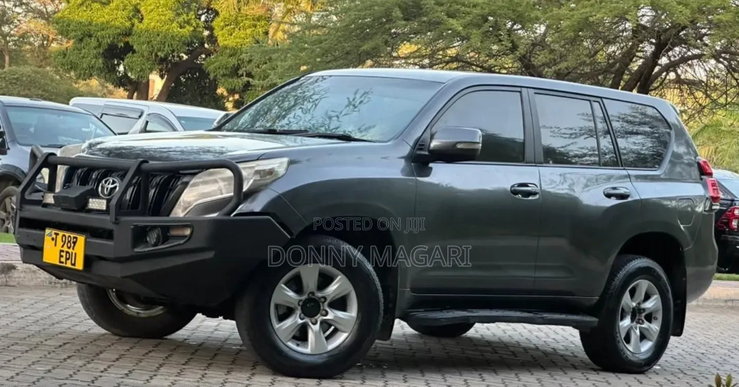 Toyota Land Cruiser Prado 2016 Gray