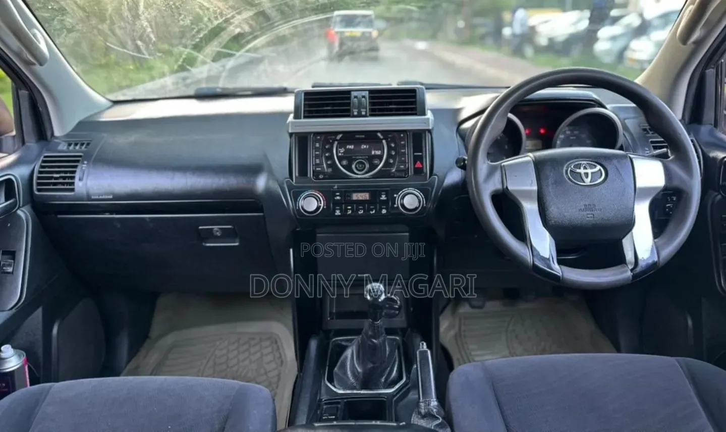 Toyota Land Cruiser Prado 2016 Gray