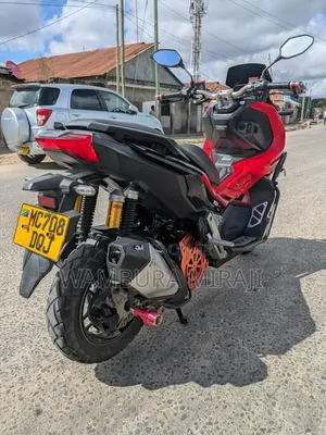 Honda CB 2025 Red