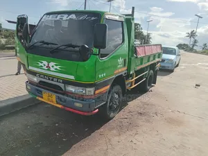 Mitsubishi Canter Tiper 4d33