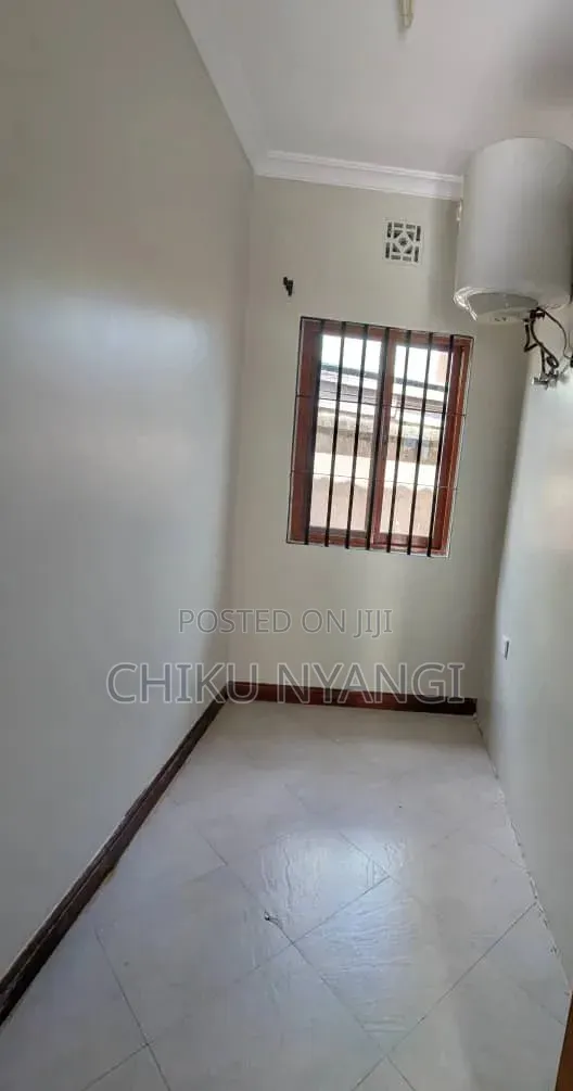 2bdrm House in Chiku Nyangi, Tengeru for sale