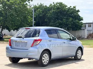Toyota Vitz 1.3 AWD 5dr 2011 Blue