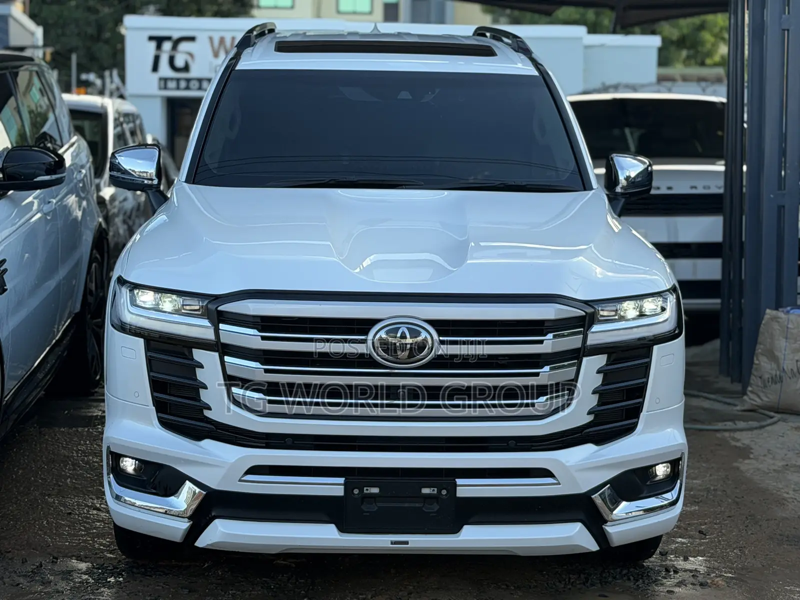 Toyota Land Cruiser LC300 2024 White
