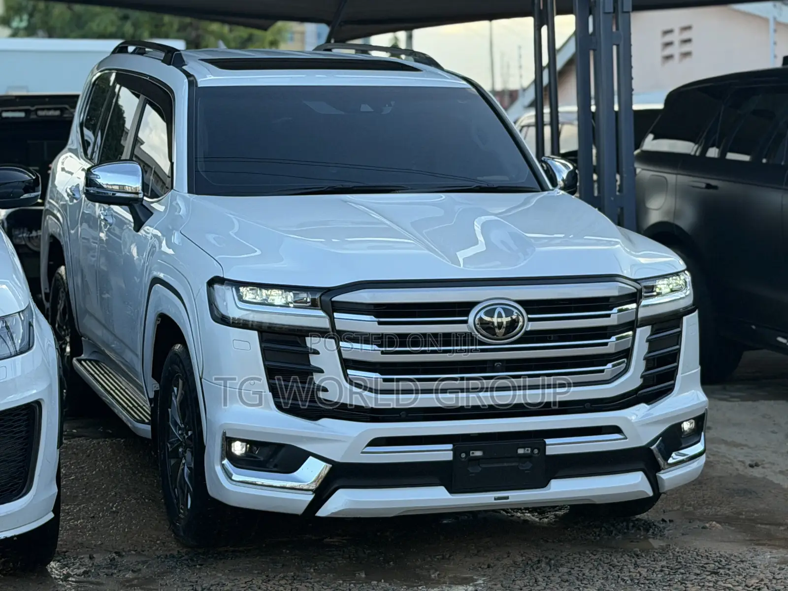 Toyota Land Cruiser LC300 2024 White