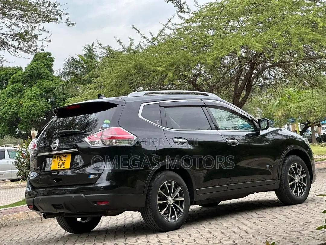 Nissan X-Trail 2.0 Hybrid FWD 2016 Black