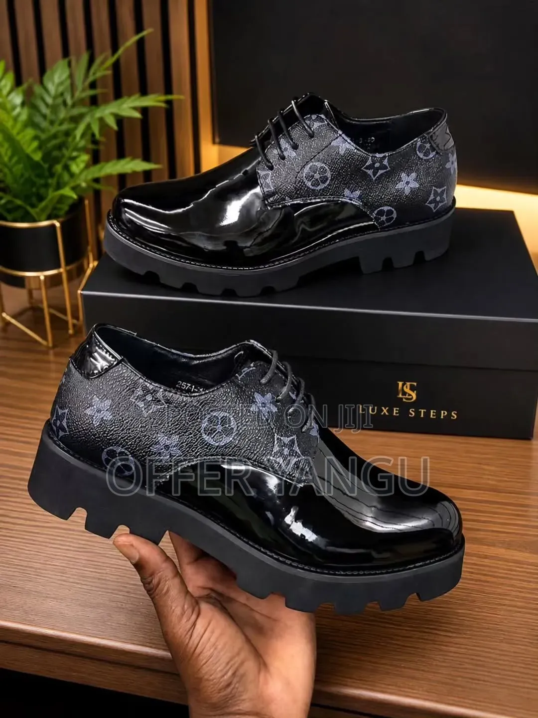 Lv Shoes Sole Kubwa