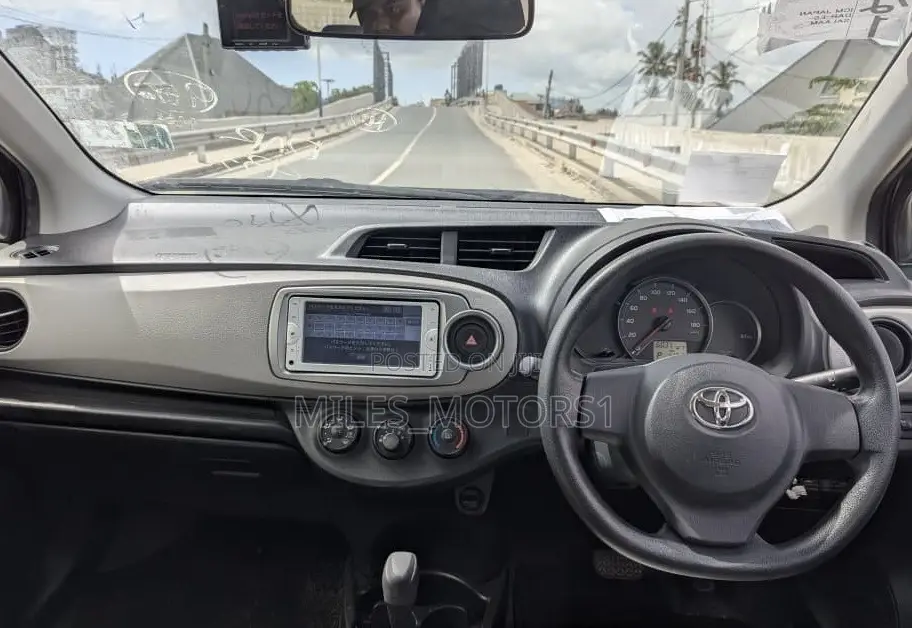 Toyota Vitz 2012 Gray