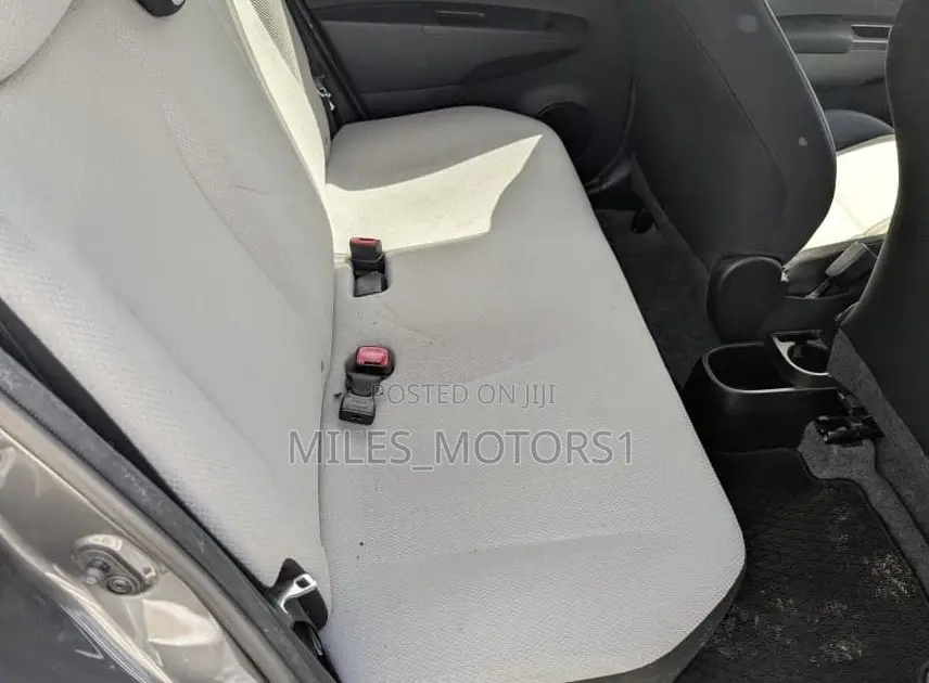 Toyota Vitz 2012 Gray