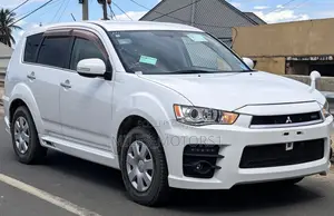 Mitsubishi Outlander 2011 White