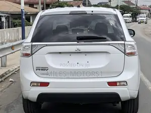 Mitsubishi Outlander PHEV 2018 White