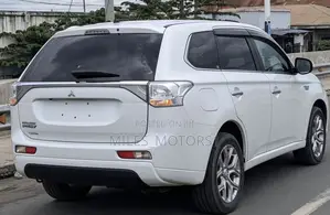 Mitsubishi Outlander PHEV 2018 White