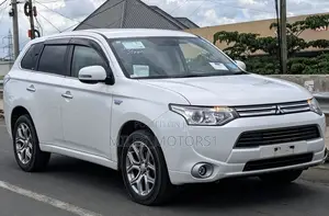 Mitsubishi Outlander PHEV 2018 White