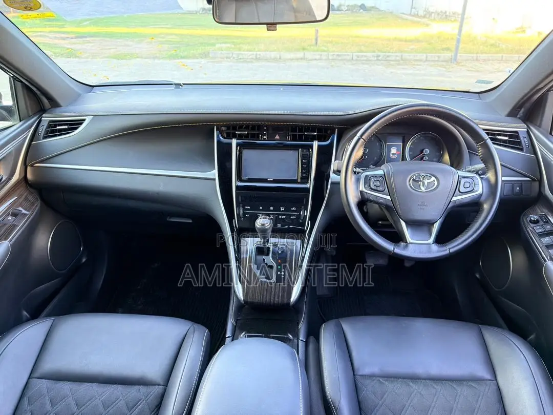 Toyota Harrier 2.0 4WD 2015 Black