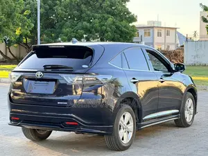 Toyota Harrier 2.0 4WD 2015 Black