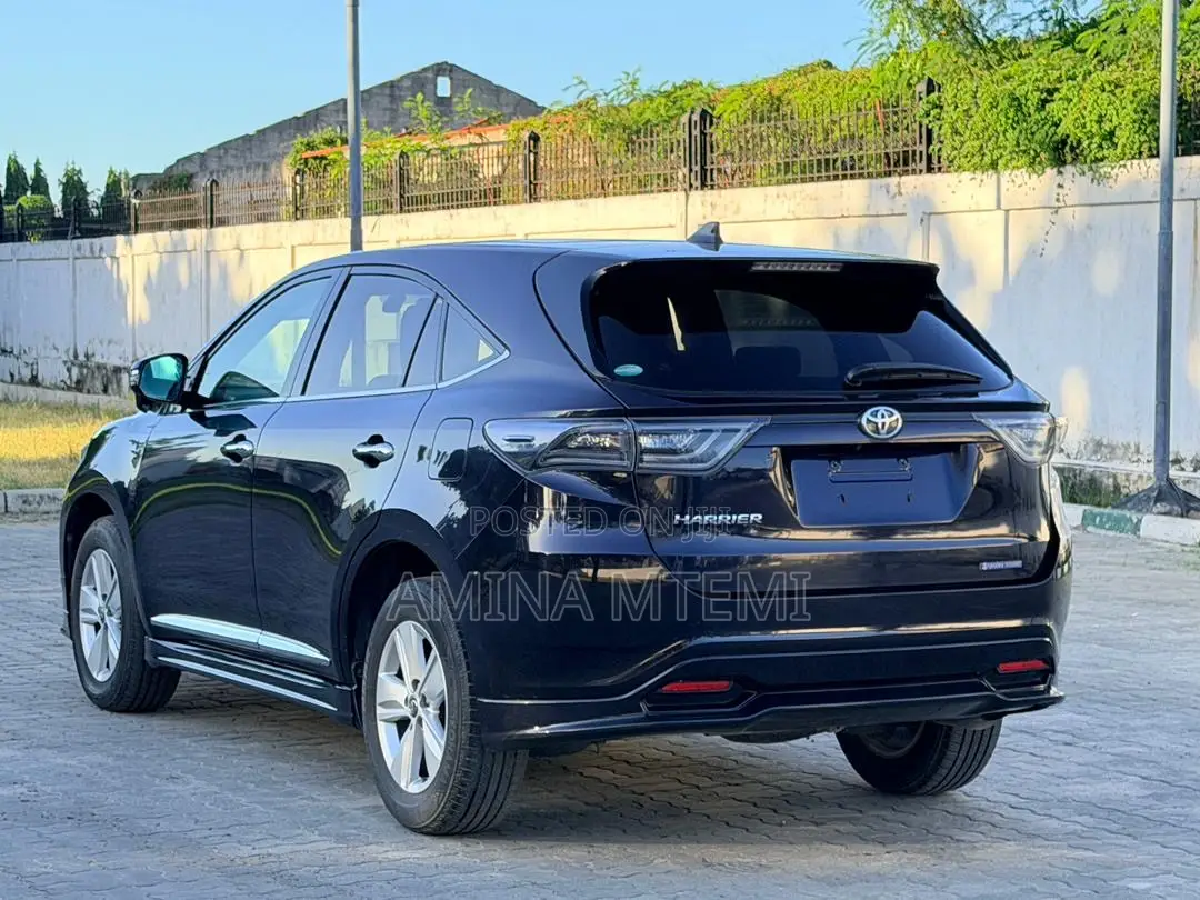 Toyota Harrier 2.0 4WD 2015 Black