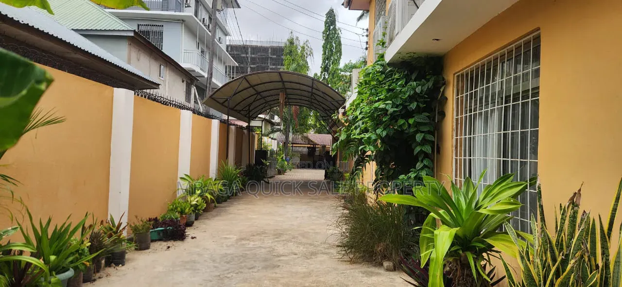 5bdrm House in Mikocheni for sale