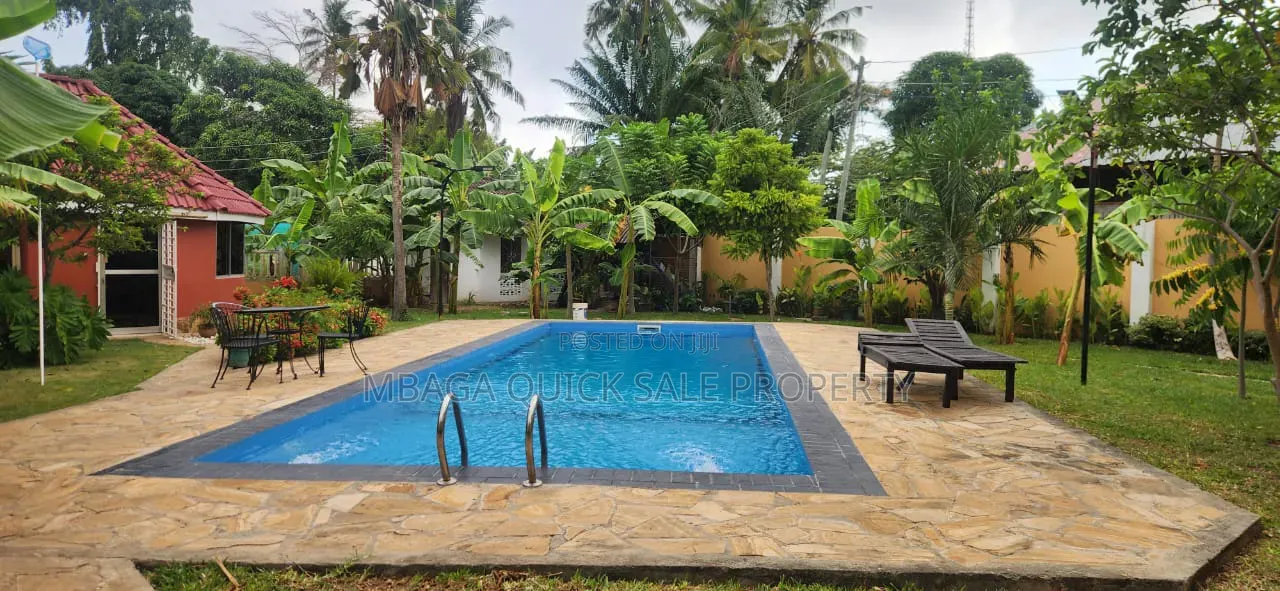 5bdrm Apartment in Mikocheni, Kimara for sale