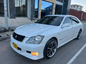 Toyota Crown 2006 White
