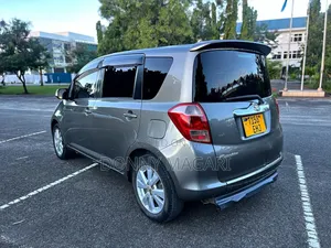 Toyota Ractis 2009 Gray