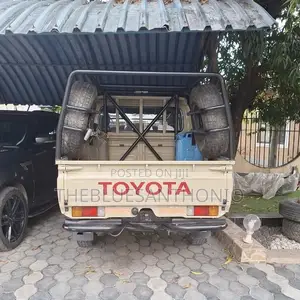 Toyota Land Cruiser 2018 Beige