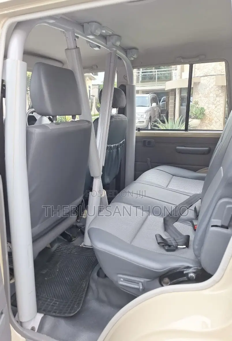Toyota Land Cruiser 2018 Beige