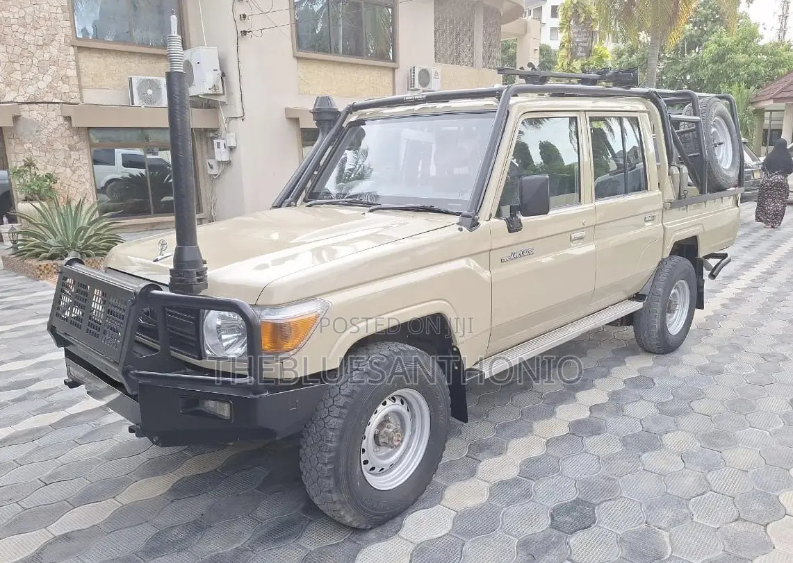 Toyota Land Cruiser 2018 Beige