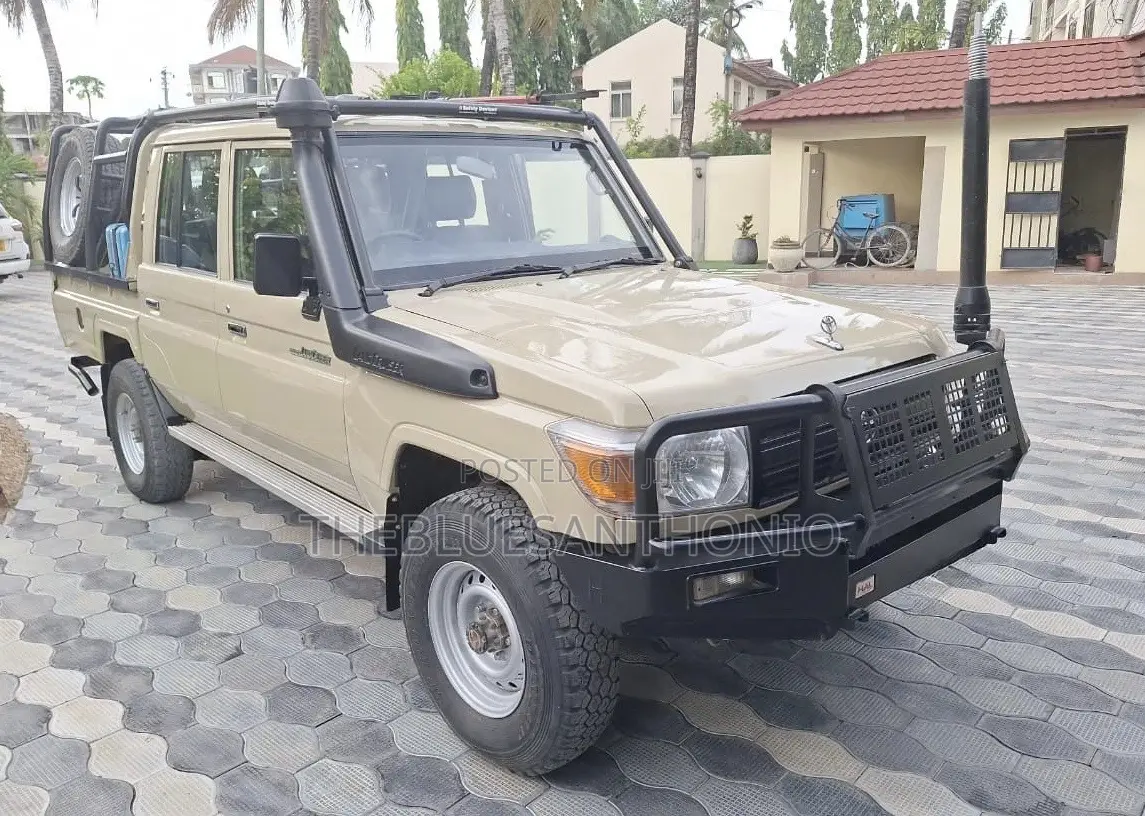 Toyota Land Cruiser 2018 Beige
