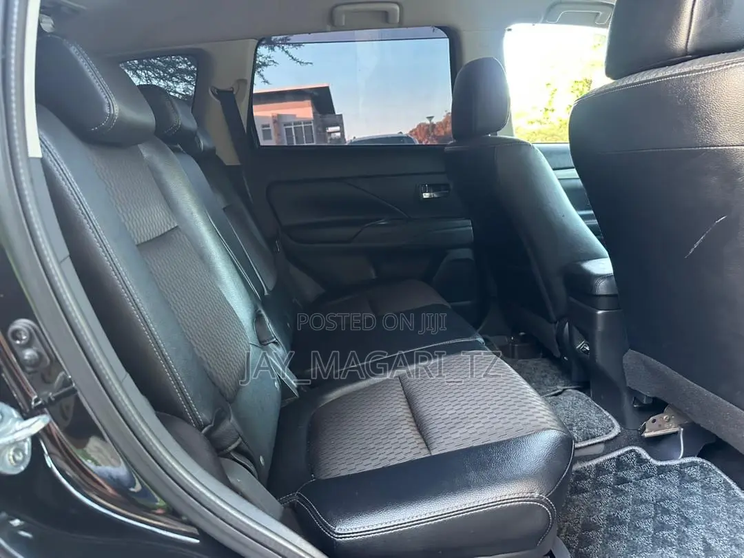 Mitsubishi Outlander 2014 Black