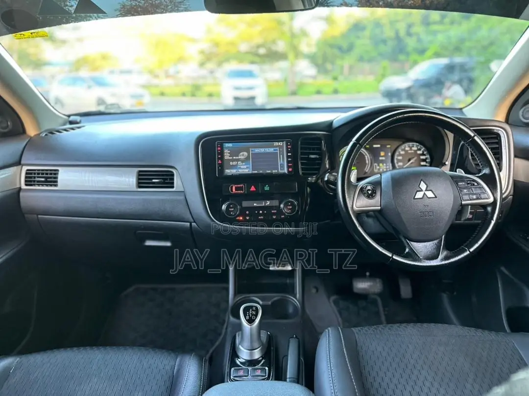 Mitsubishi Outlander 2014 Black