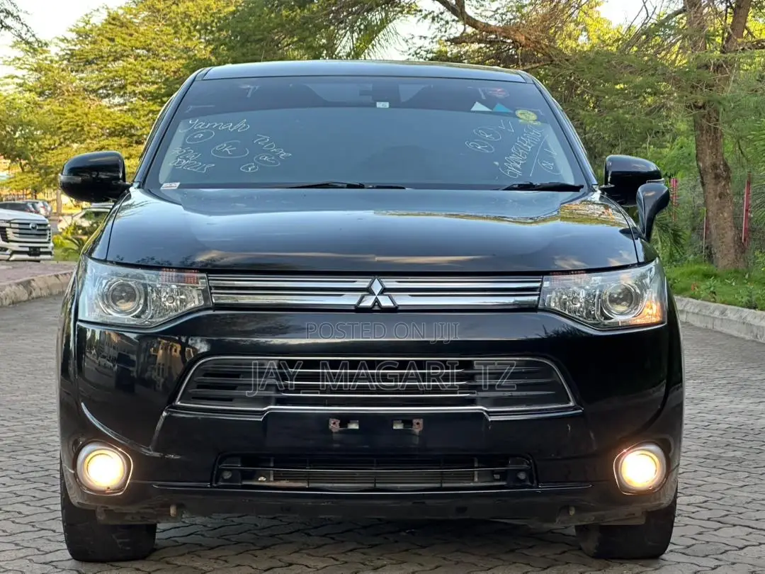 Mitsubishi Outlander 2014 Black